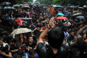 jadav_student sit-in demands v-c resignation