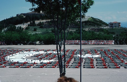 140-1974 19 May human flag