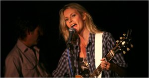 Elizabeth Cook
